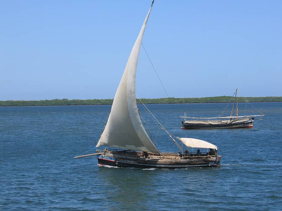 Un boutre à voile au large de Lamu, sur la côte swahilie du Kenya.